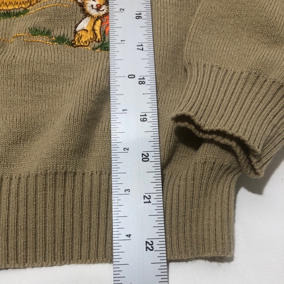 Vintage JC Penny’s Sweater With Embroidered Raccoon & Mouse Design Beige V-Neck - Picture 10 of 14